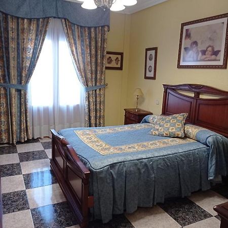 Apartamento Turistico Antigua Universidad Almagro Ngoại thất bức ảnh