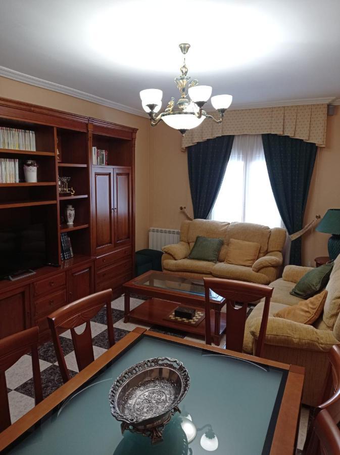 Apartamento Turistico Antigua Universidad Almagro Ngoại thất bức ảnh
